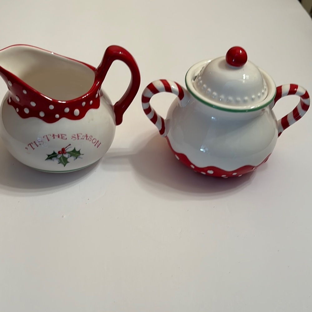 Susan Branch Creamer and Sugar Set. Vintage and Rare